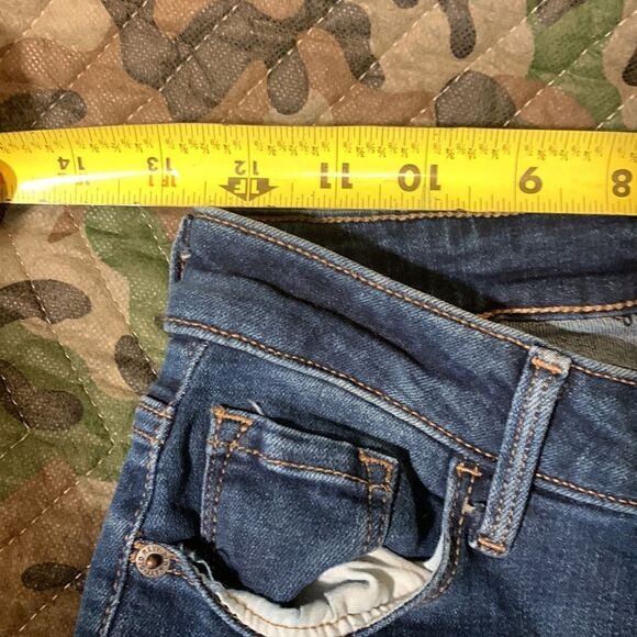 OLD NAVY, Rockstar, super skinny, mid rise,  seam up middle leg, size 4 - Picture 11 of 12